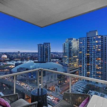 Downtown Water View Condo: Modern 2BR with AC and Parking Vancouver Exterior photo